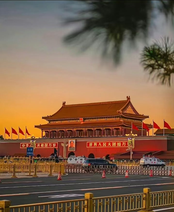 Beijing Heritage Day Tour(2-5 people) : Tiananmen, Forbidden City & Cultural Crafts