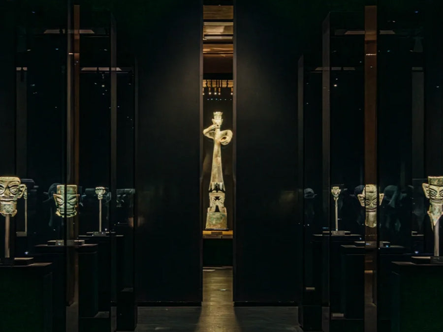 Chengdu 1-Day Tour: Giant Panda Base & Sanxingdui Museum